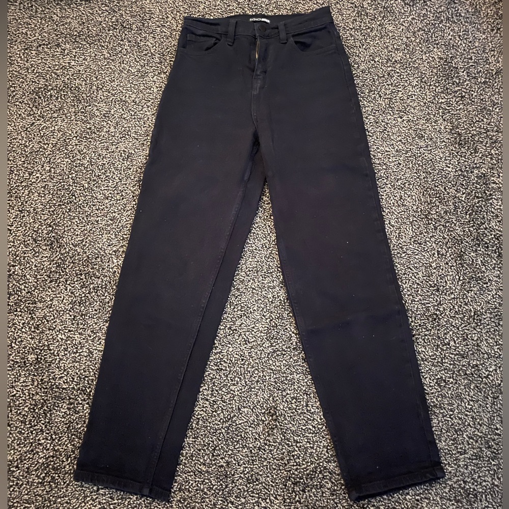 Fashion Nova Black High Rise Mom Jeans